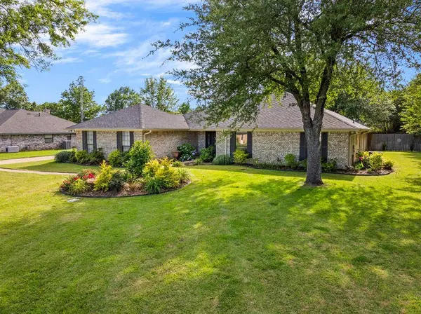 2713 Sleepy Hollow, Mount Pleasant, TX 75455