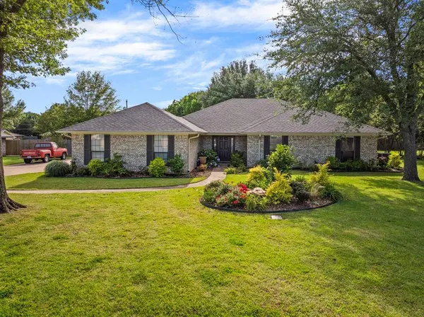 2713 Sleepy Hollow, Mount Pleasant, TX 75455