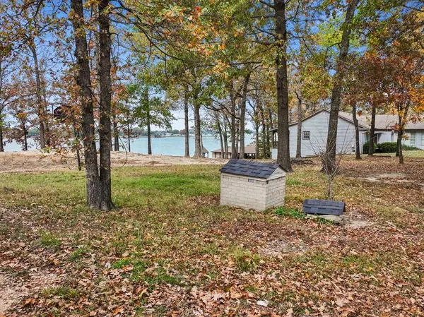 602 County Road 2127, Pittsburg, TX 75686