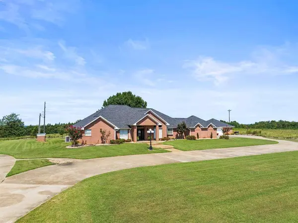 3673 County Road 4550, Mount Pleasant, TX 75455