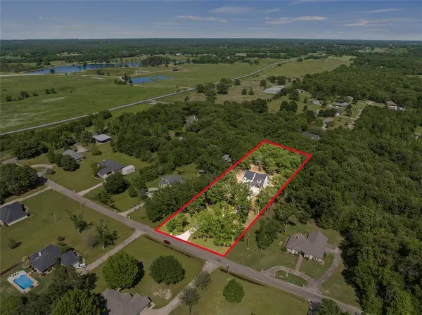 1013 County Road 4420, Mount Pleasant, TX 75455