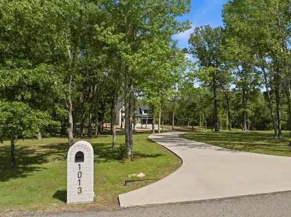 1013 County Road 4420, Mount Pleasant, TX 75455