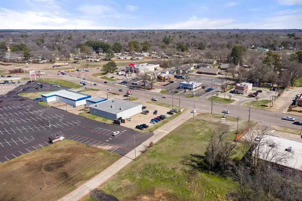 902 S Jefferson, Mount Pleasant, TX 75455