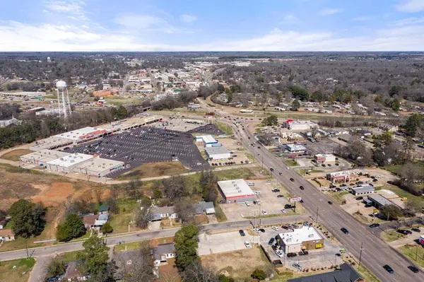 902 S Jefferson, Mount Pleasant, TX 75455