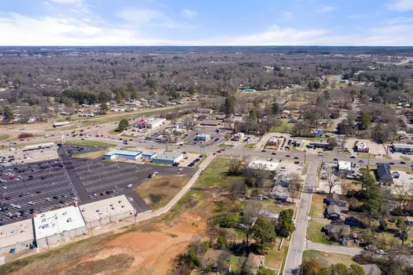 902 S Jefferson, Mount Pleasant, TX 75455