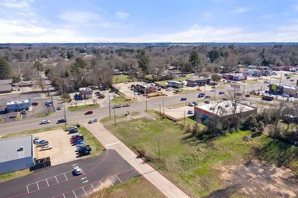 902 S Jefferson, Mount Pleasant, TX 75455