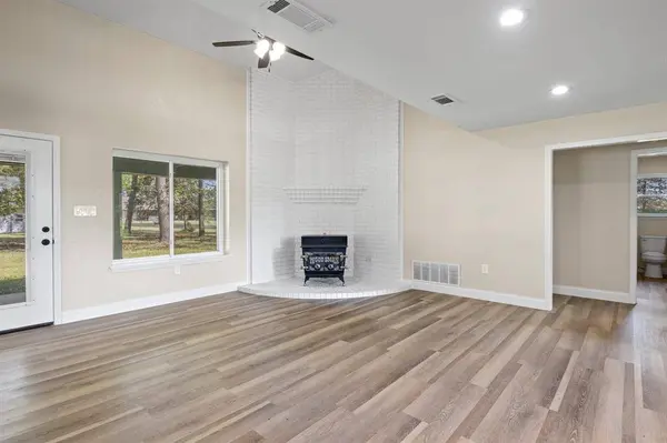 366 County Road 1740, Mount Pleasant, TX 75455