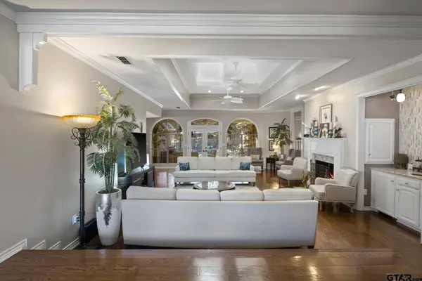 912 Fleming, Mt Pleasant, TX 75455