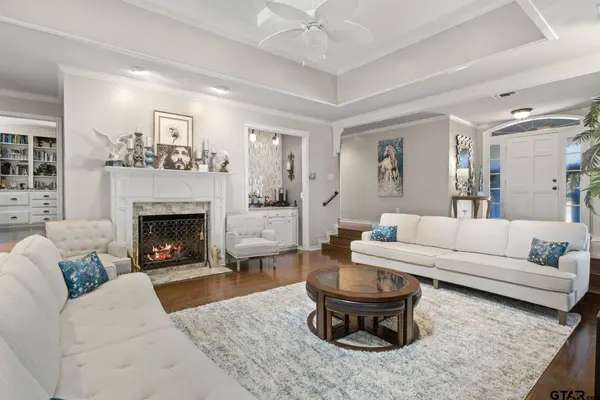 912 Fleming, Mt Pleasant, TX 75455