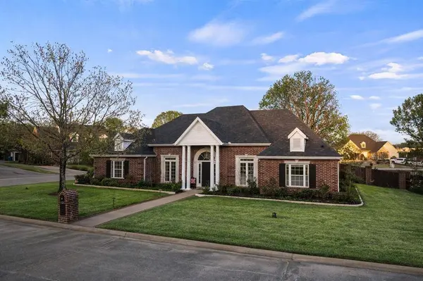 101 Gleneagles Drive, Mount Pleasant, TX 75455