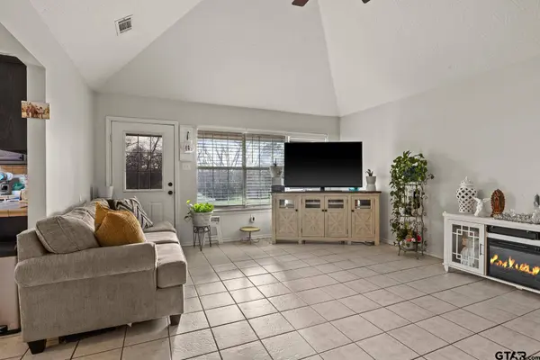 2927 Old Paris Road, Mt Pleasant, TX 75455