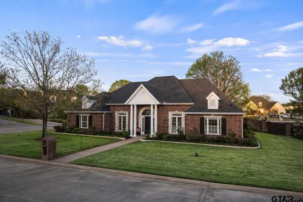 101 Gleneagles Dr, Mt Pleasant, TX 75455