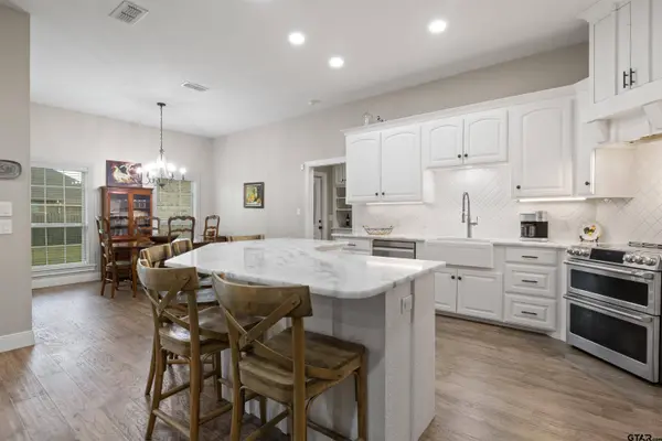 1000 Stone Bridge, Mt Pleasant, TX 75455