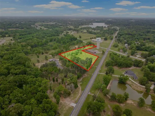 2906 N Jefferson Avenue, Mount Pleasant, TX 75455