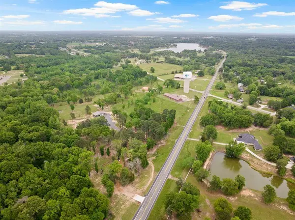 2906 N Jefferson Avenue, Mount Pleasant, TX 75455