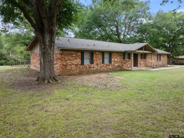 4006 Mark Lane, Mt Pleasant, TX 75455