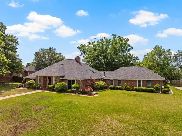 212 Turnberry Circle, Mount Pleasant, TX 75455