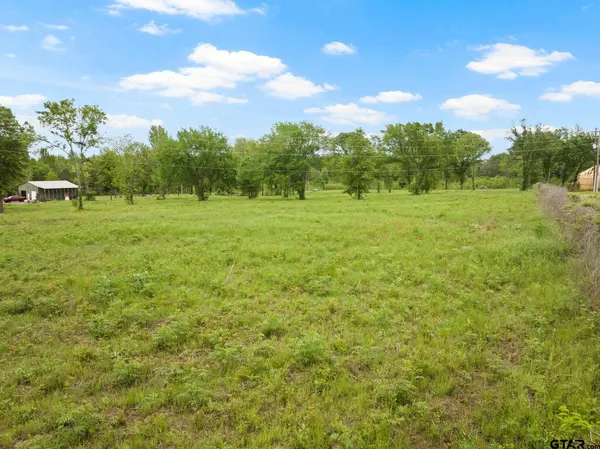 2906 N Jefferson, Mt Pleasant, TX 75455