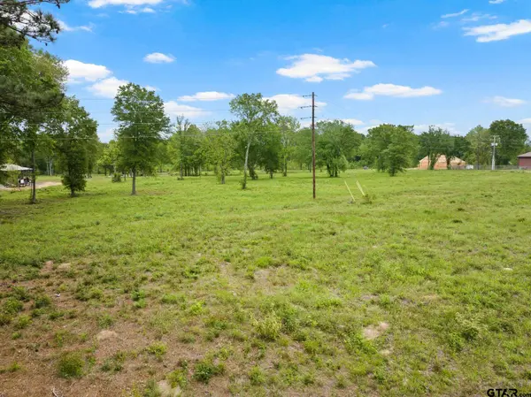2906 N Jefferson, Mt Pleasant, TX 75455