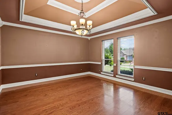 212 Turnberry Cir, Mt Pleasant, TX 75455