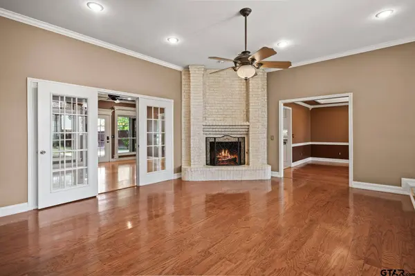 212 Turnberry Cir, Mt Pleasant, TX 75455