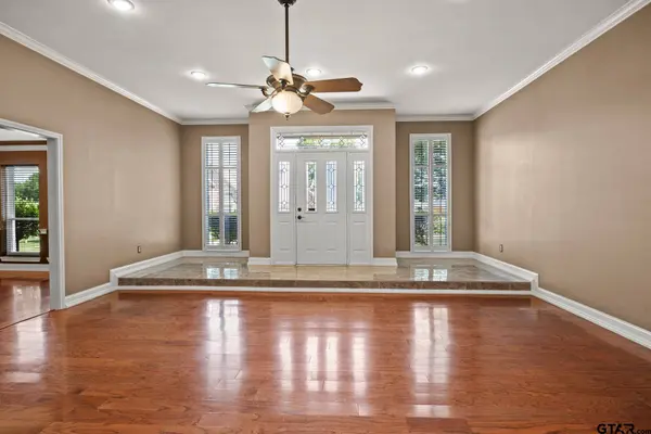 212 Turnberry Cir, Mt Pleasant, TX 75455