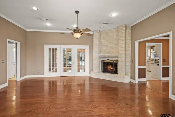 212 Turnberry Cir, Mt Pleasant, TX 75455