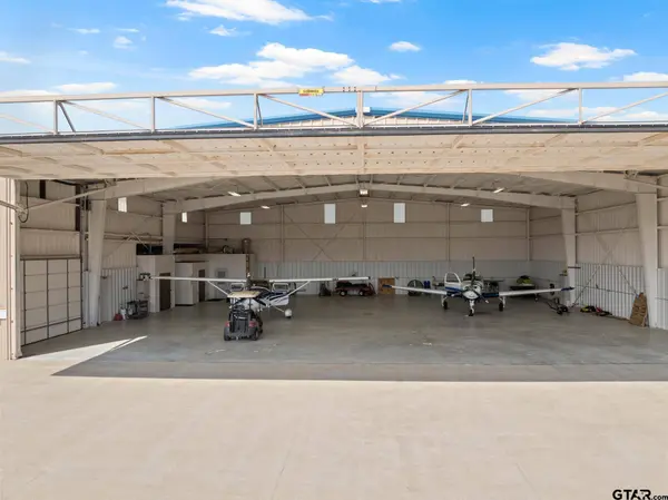 Hanger 601 Mike Hall Parkway, Mt Pleasant, TX 75455