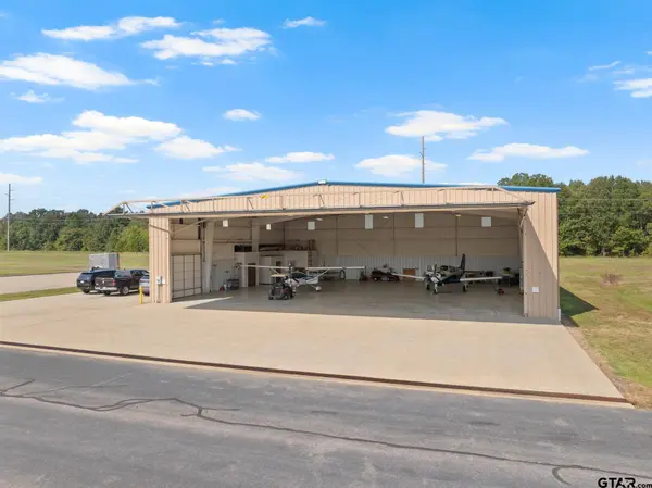 Hanger 601 Mike Hall Parkway, Mt Pleasant, TX 75455