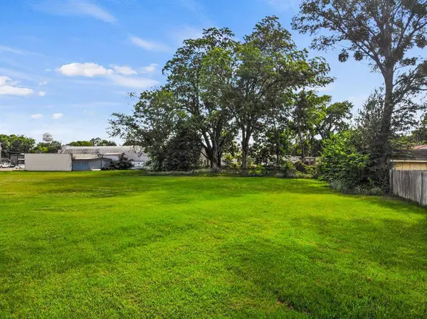 122 W 16th Street, Mount Pleasant, TX 75455