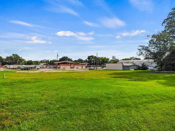 122 W 16th Street, Mount Pleasant, TX 75455