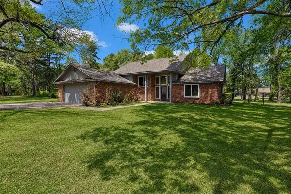 366 County Road 1740, Mount Pleasant, TX 75455
