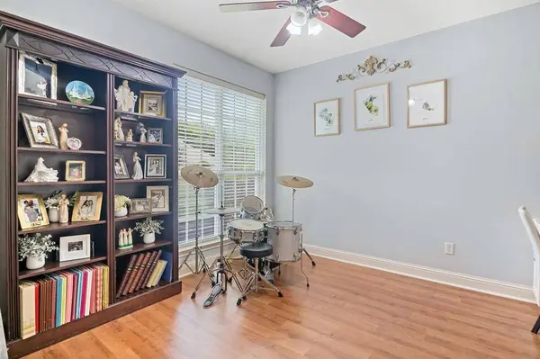 910 Holly Hill, Mount Pleasant, TX 75455