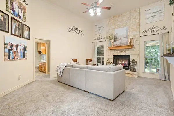 910 Holly Hill, Mount Pleasant, TX 75455