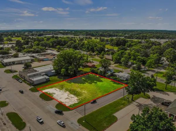 122 W 16th, Mt Pleasant, TX 75455