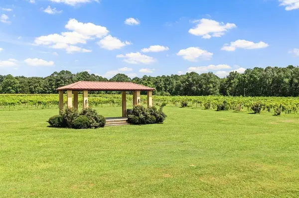 658 County Road 1334, Pittsburg, TX 75686