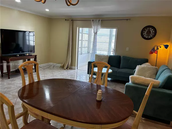 4740 NW 21st St #309, Lauderhill, FL 33313