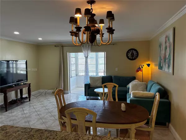 4740 NW 21st St #309, Lauderhill, FL 33313