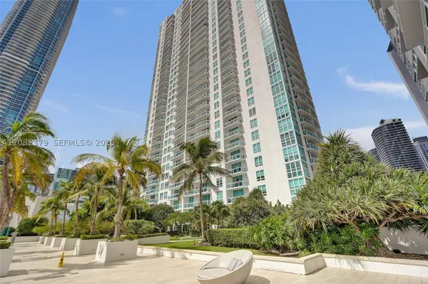 951 Brickell Ave #1106