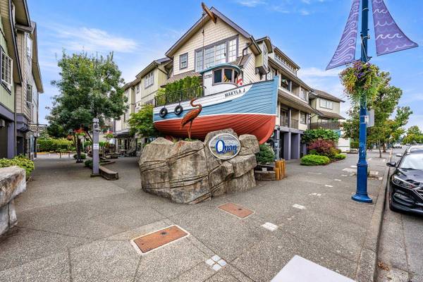 1705 Comox Ave ##204