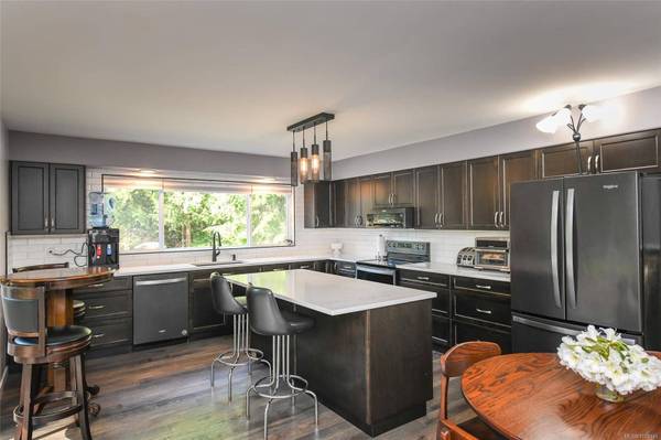 3550 Cumberland Rd, Cumberland, BC V0R 1S0