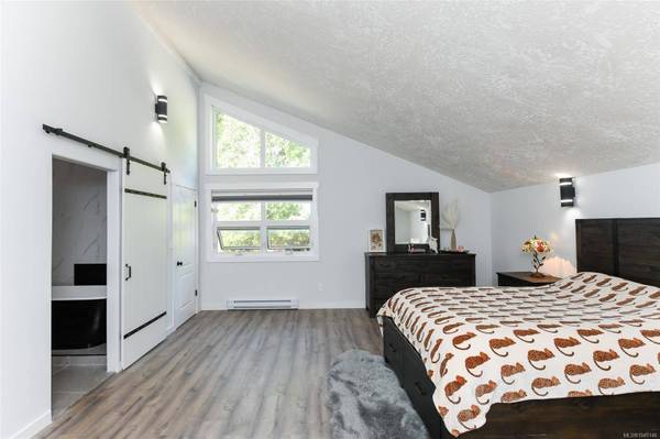 3550 Cumberland Rd, Cumberland, BC V0R 1S0