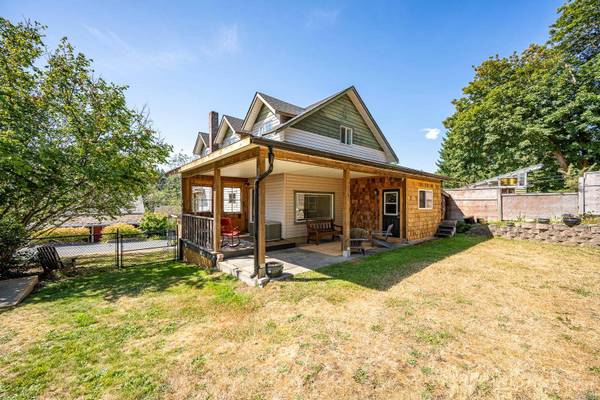 2612 Dunsmuir Ave