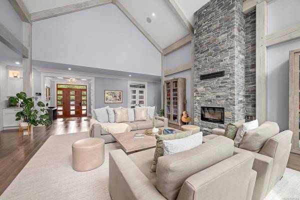846 Foskett Rd, Comox, BC V9M 3T9