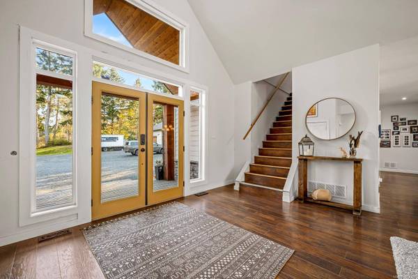 5861 Garvin Rd, Union Bay, BC V0R 3B0