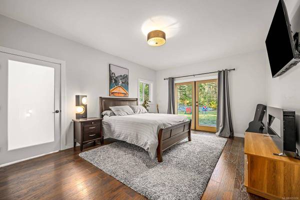 5861 Garvin Rd, Union Bay, BC V0R 3B0