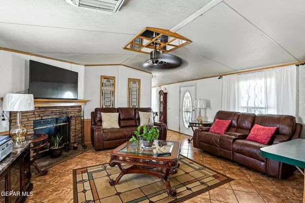 13231 Allemande RD, El Paso, TX 79938