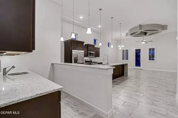 12312 DESERT PINE AVE, El Paso, TX 79938