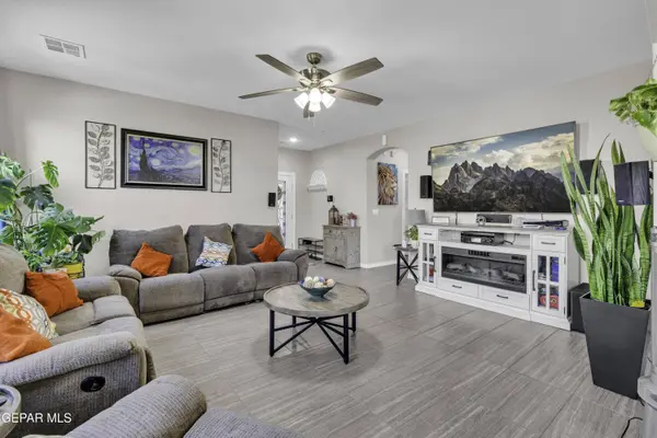 12614 MARK TWAIN AVE, El Paso, TX 79928