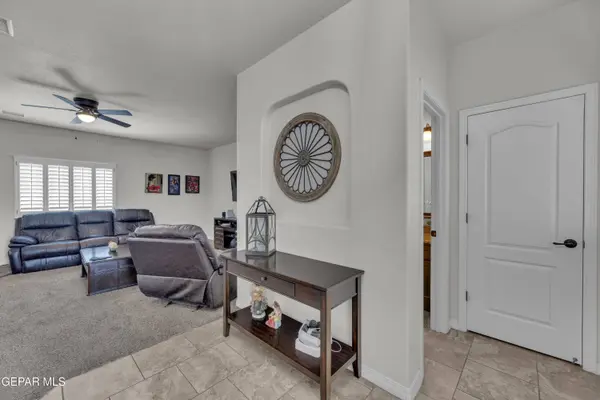 3845 LOMA ADRIANA, El Paso, TX 79938